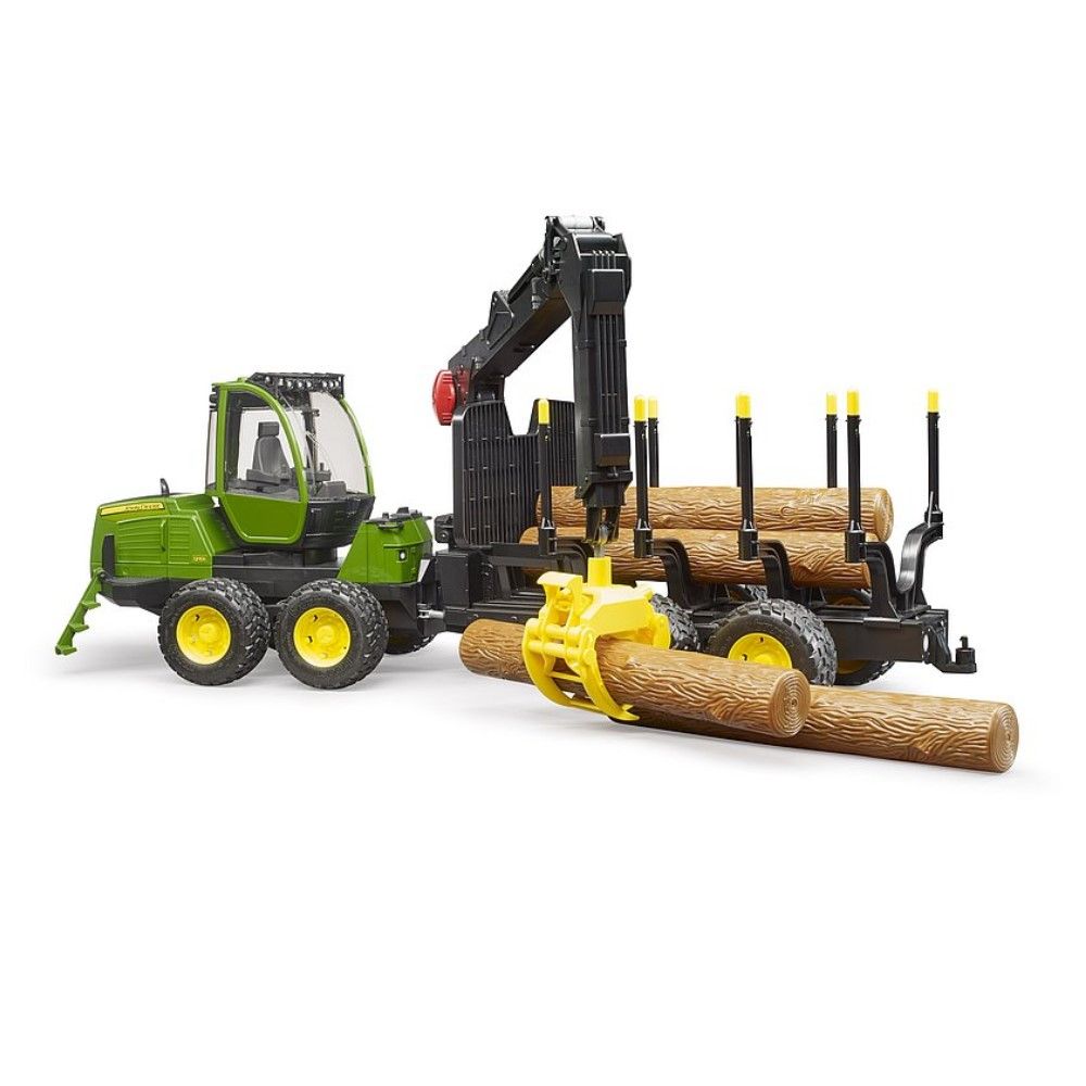 John Deere 1210E para transporte de troncos com braço mecânico