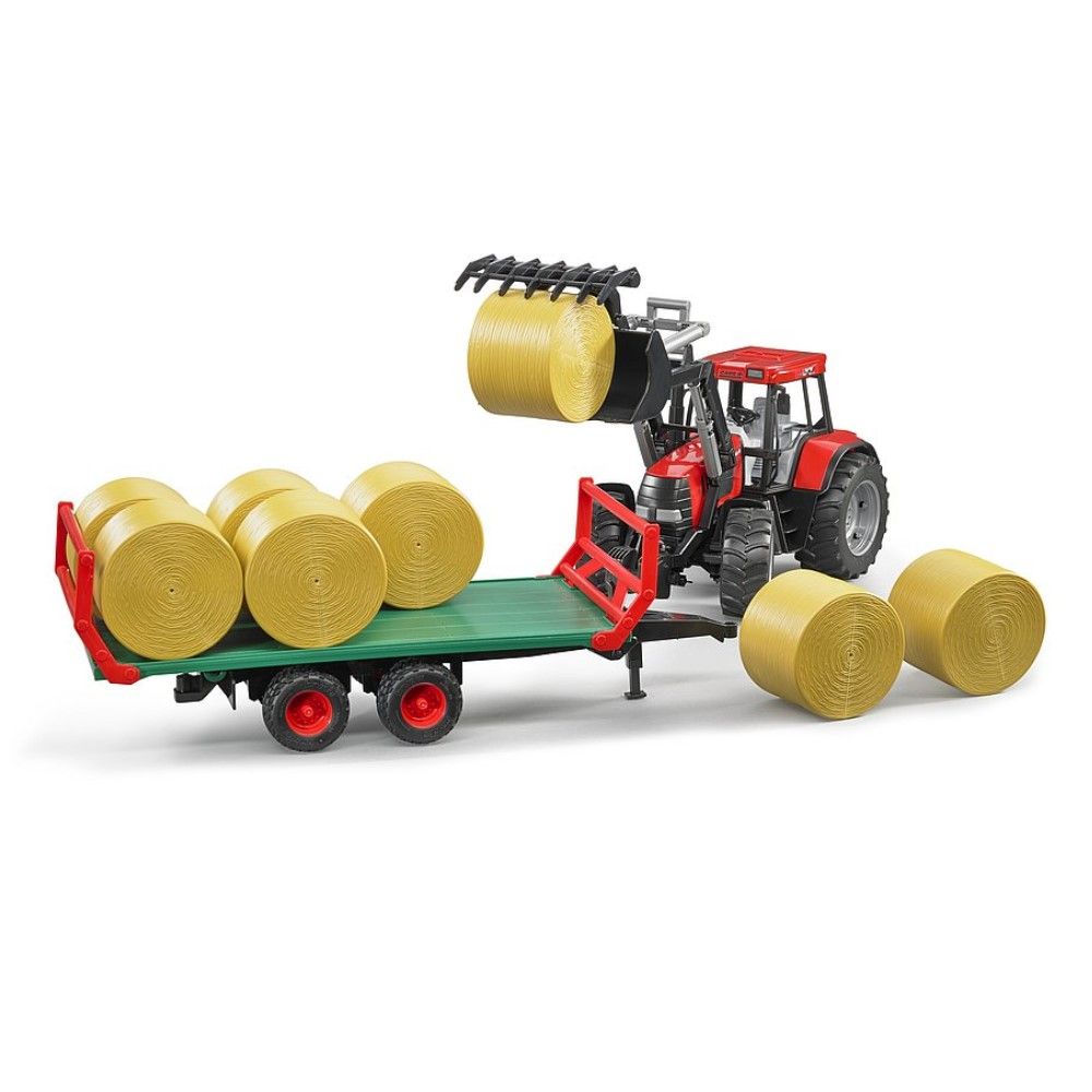 Reboque com 8 fardos de feno redondos