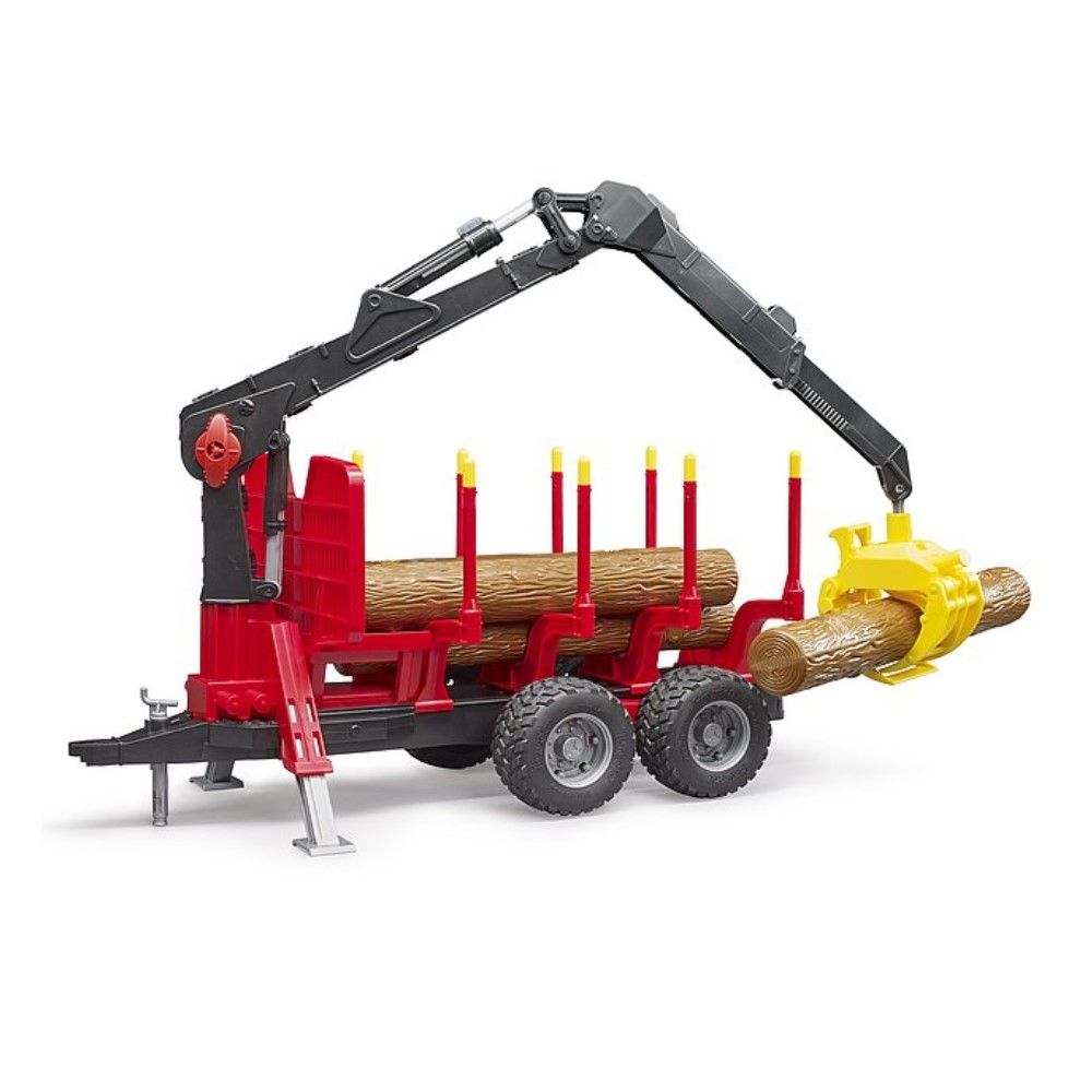Reboque com troncos e braço mecânico