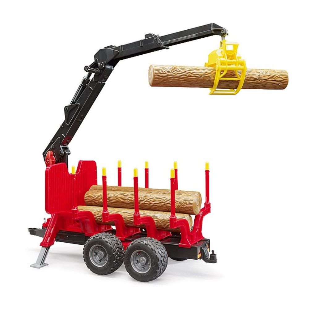Reboque com troncos e braço mecânico