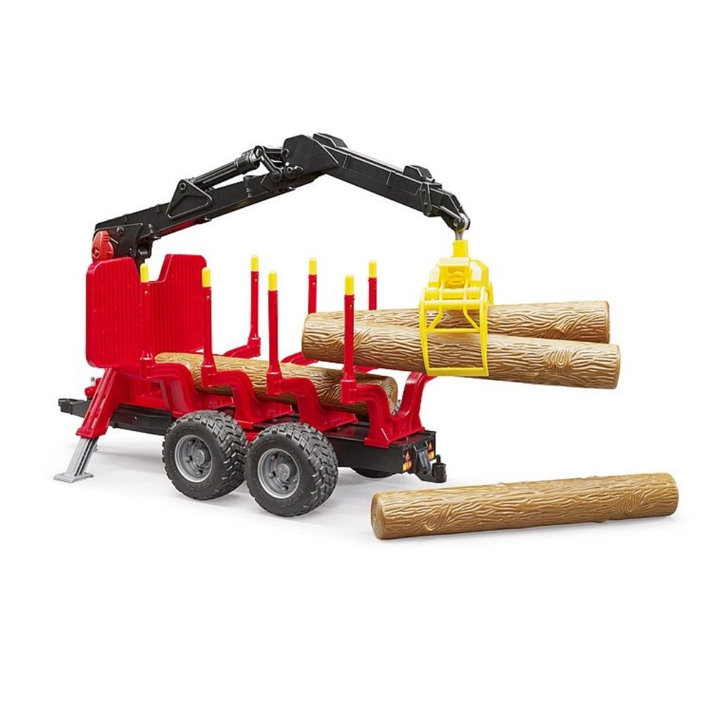 Reboque com troncos e braço mecânico