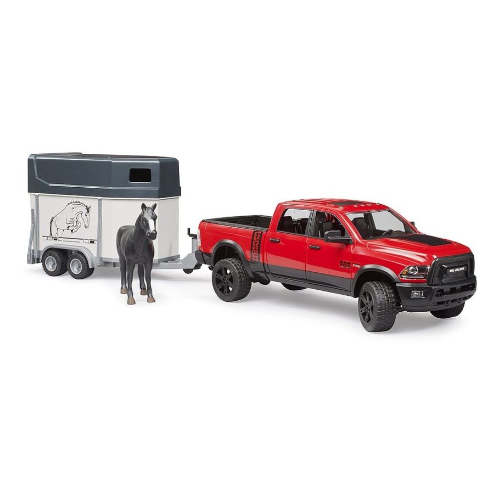 Pick-Up RAM 2500 Power Wagon com Atrelado e Cavalo