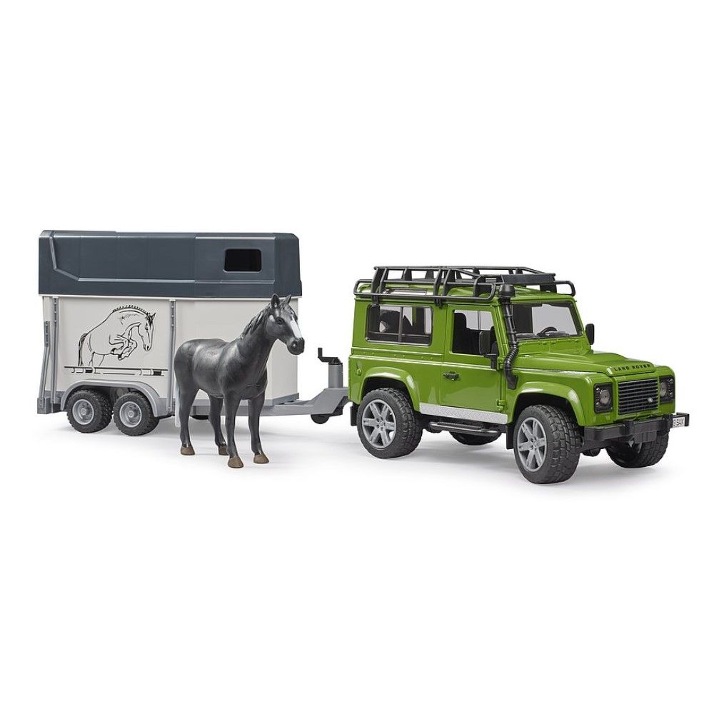 Land Rover Defender com reboque e 1 cavalo