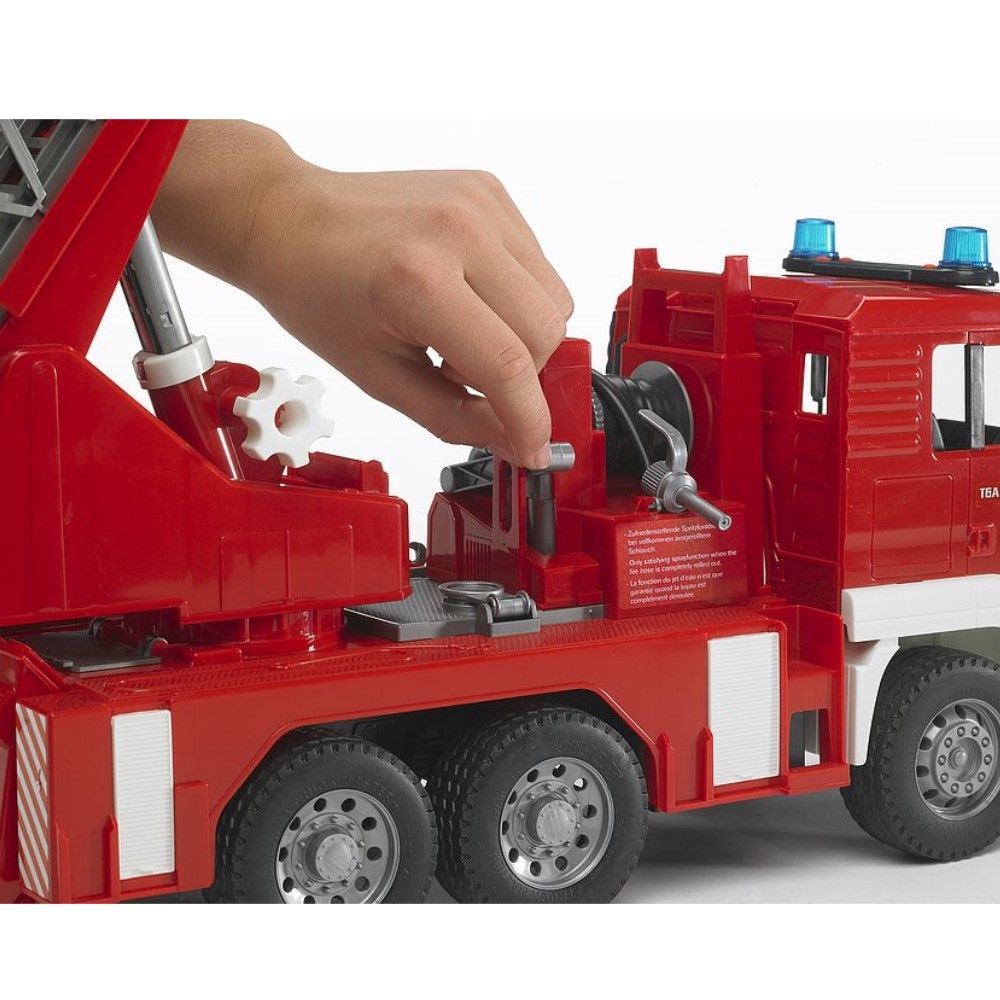 Carro de bombeiros MAN TGA com luzes e som