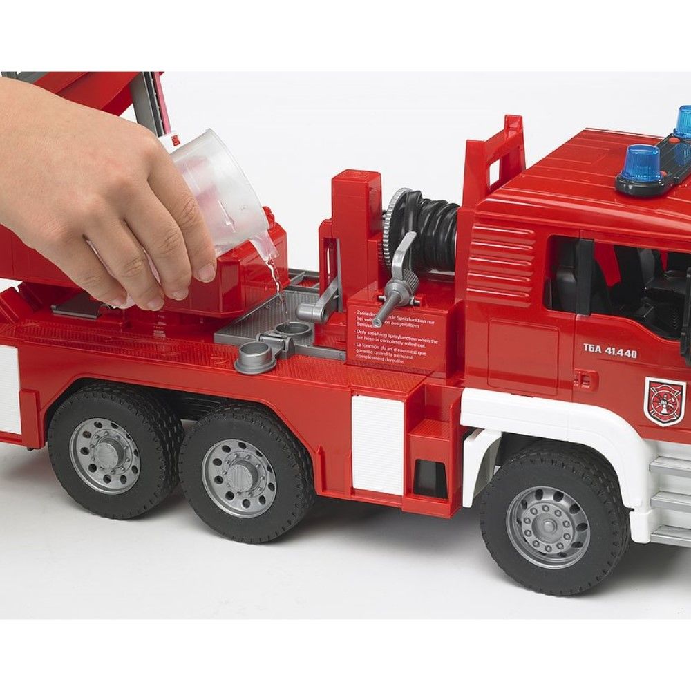 Carro de bombeiros MAN TGA com luzes e som