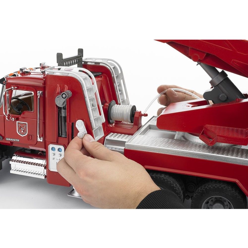 Camião MACK Bombeiros com auto-escada