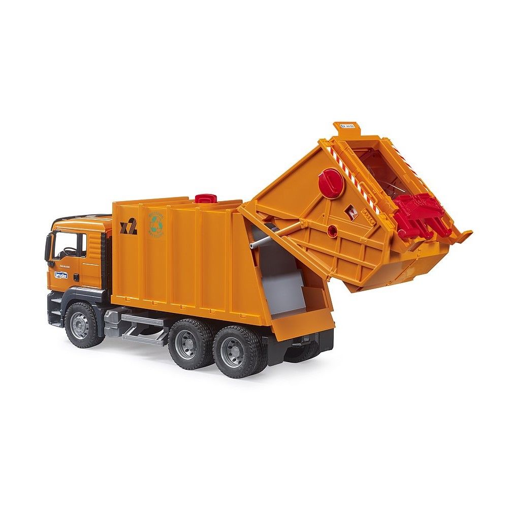 Camião MAN TGS laranja de recolha de lixo