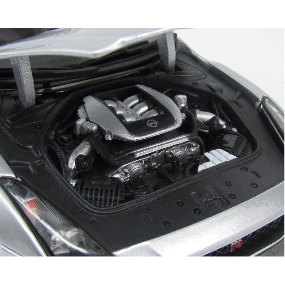 1/18 - Nissan GT-R 2009 (cinza)