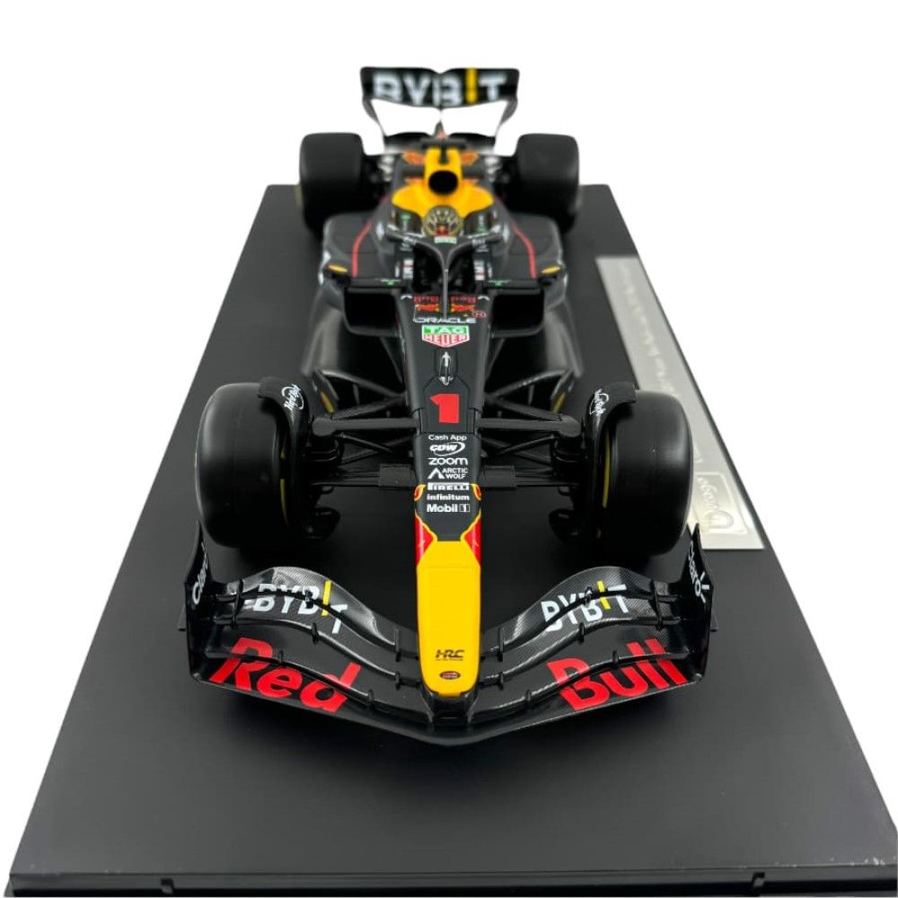 1/18 - F1 Red Bull RB19, Max Verstappen #1 - Edição Especial Limitada