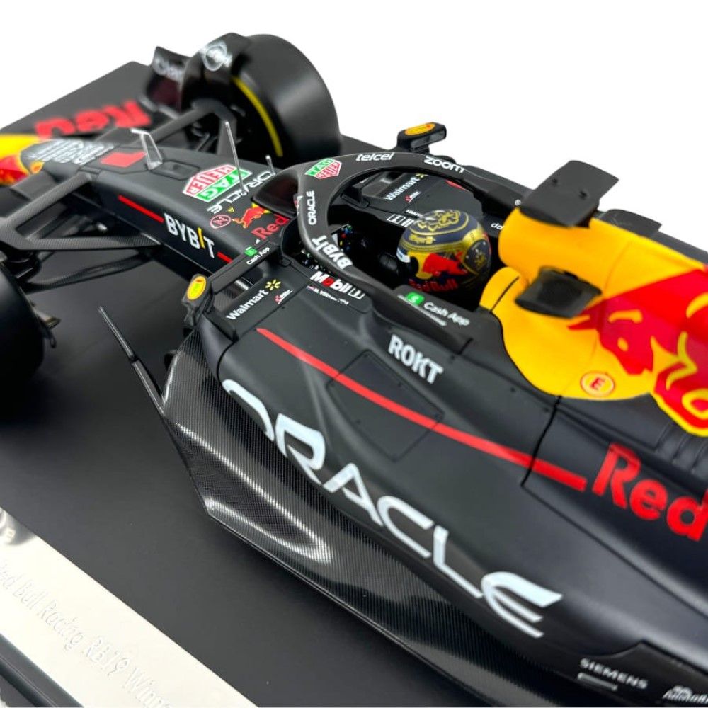 1/18 - F1 Red Bull RB19, Max Verstappen #1 - Edição Especial Limitada