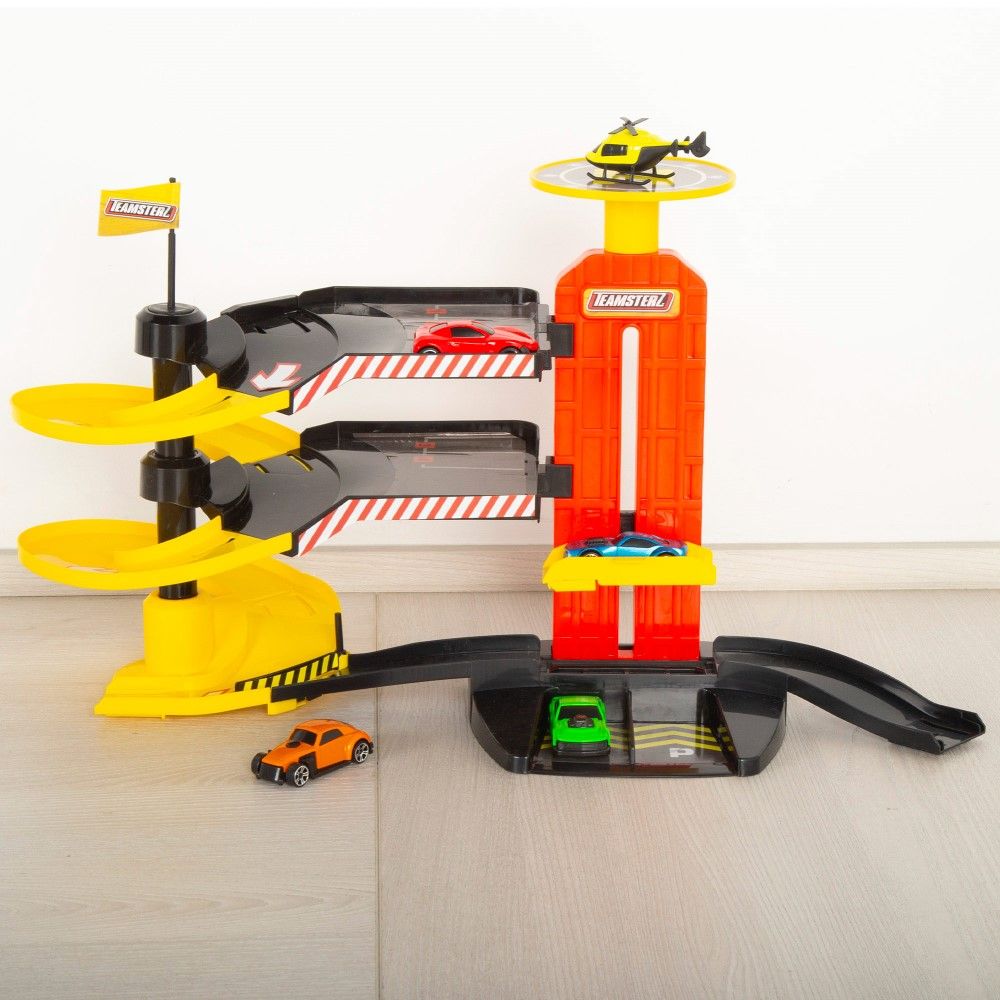 Garagem 3 niveis com 5 veículos incluidos