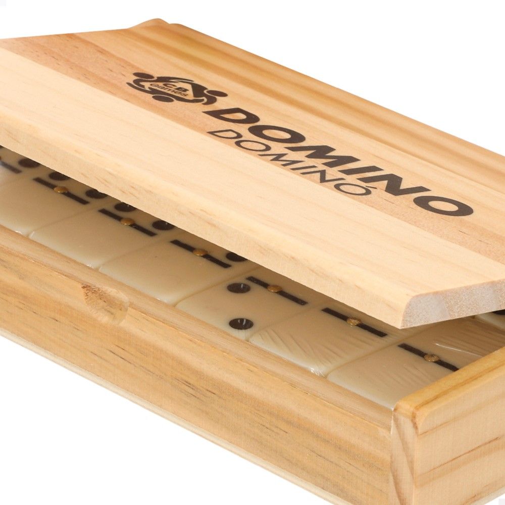 Dominó em caixa de madeira