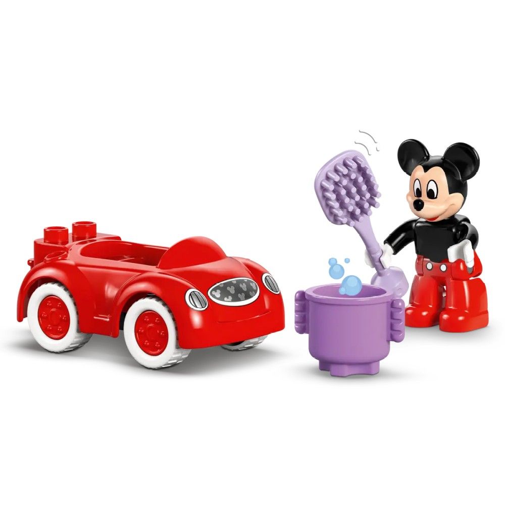 A Casa do Mickey Mouse com Carro