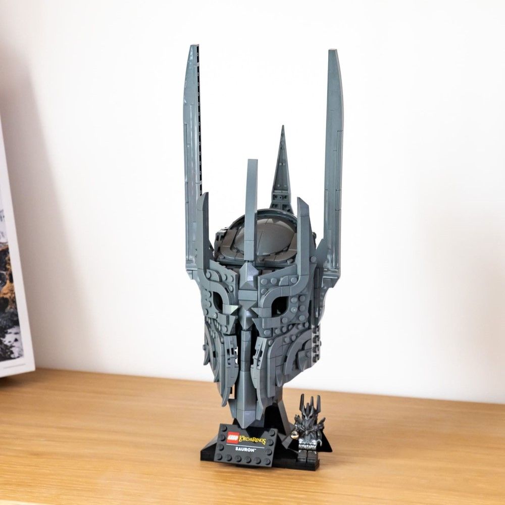 O Senhor dos Anéis, Capacete de Sauron