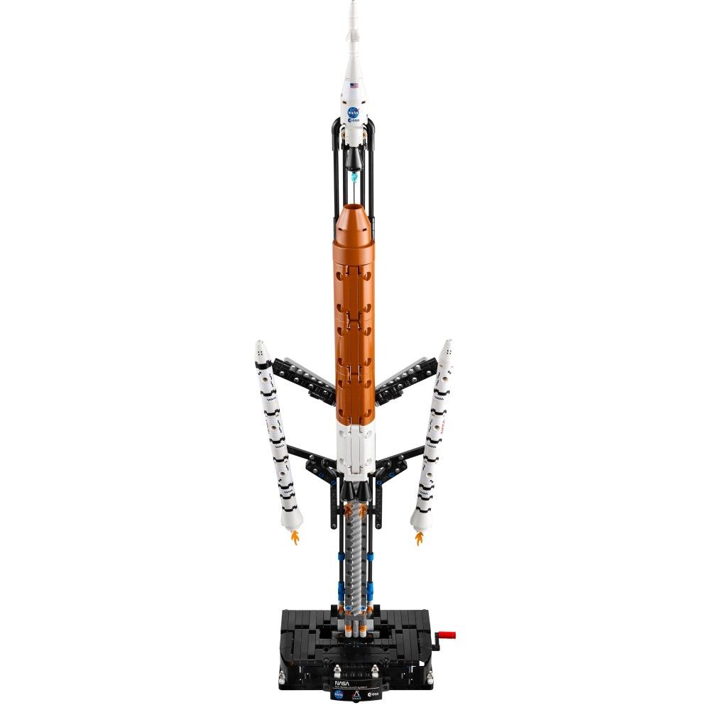 Foguetão do Sistema de Lançamento Espacial NASA Artemis