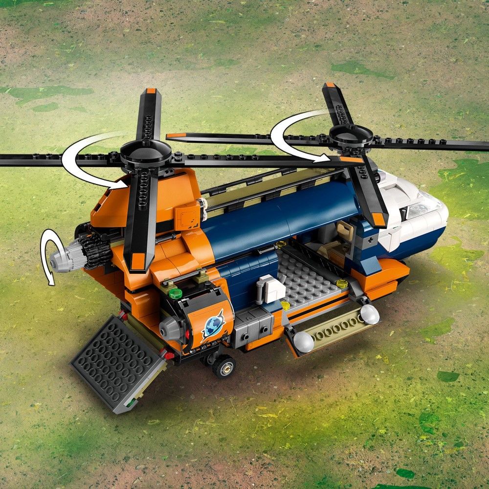 Helicóptero Explorador da Selva no Acampamento