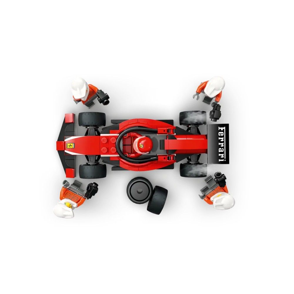 Boxe de F1 e Equipa da Boxe com Carro da Ferrari