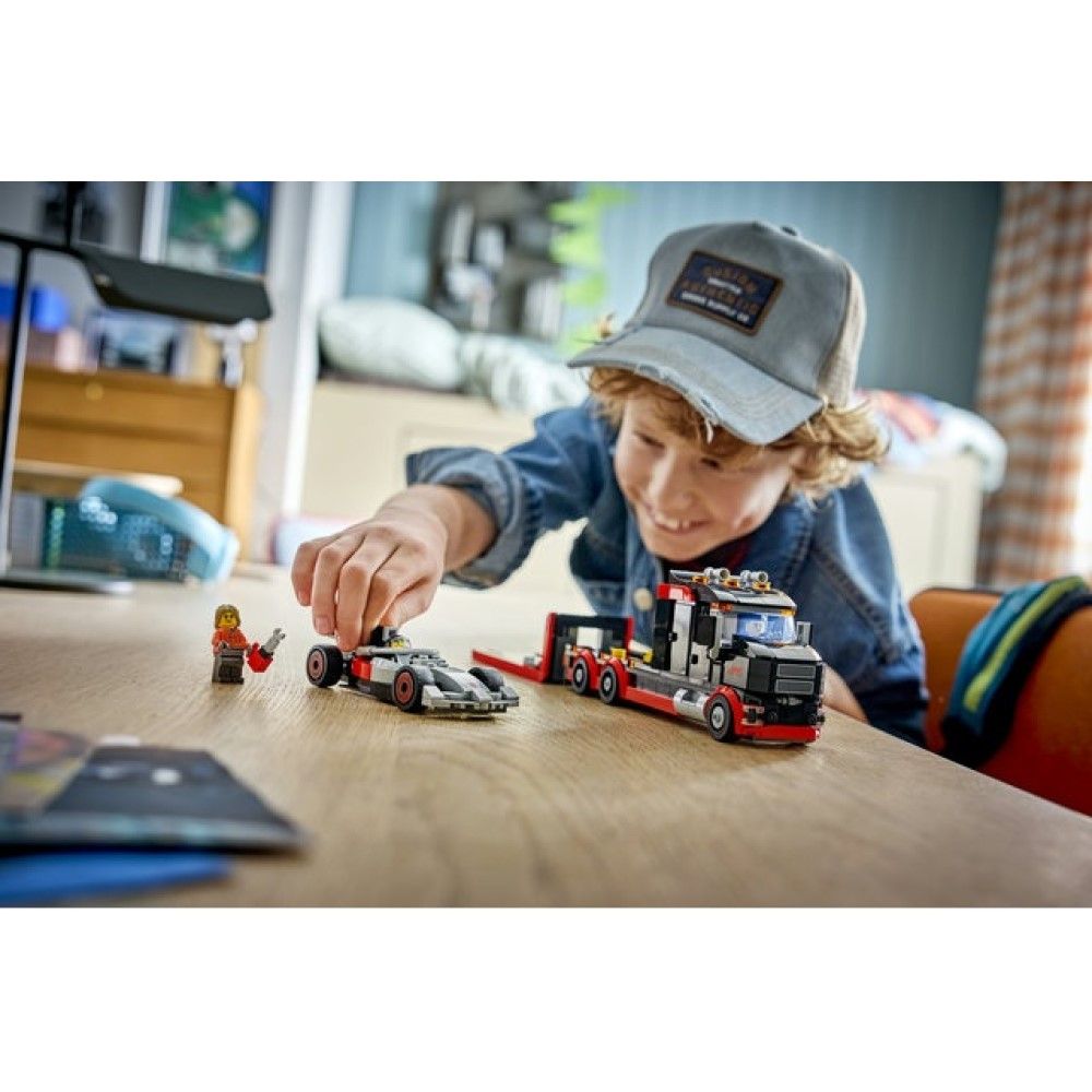 Camião de Exposição de F1® com Carro de Corrida de F1® Audi