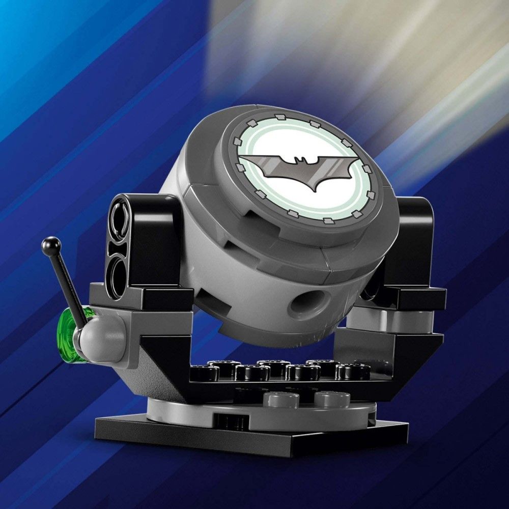 Batman Tumbler contra Two-Face e The Joker