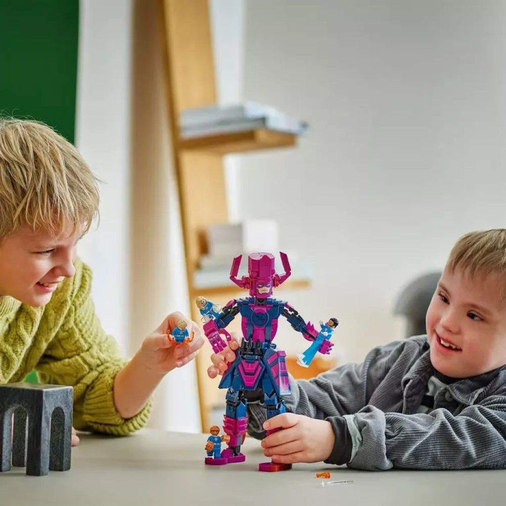 Quarteto Fantástico vs. Figura de Construção de Galactus