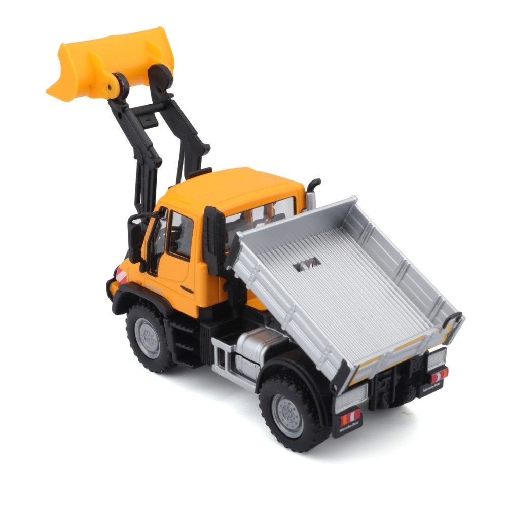 4,5" - Unimog com pá carregadora