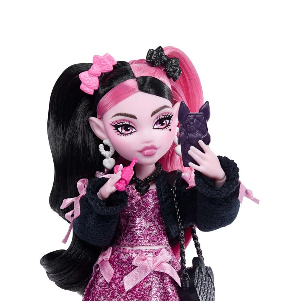 Core Doll Draculaura