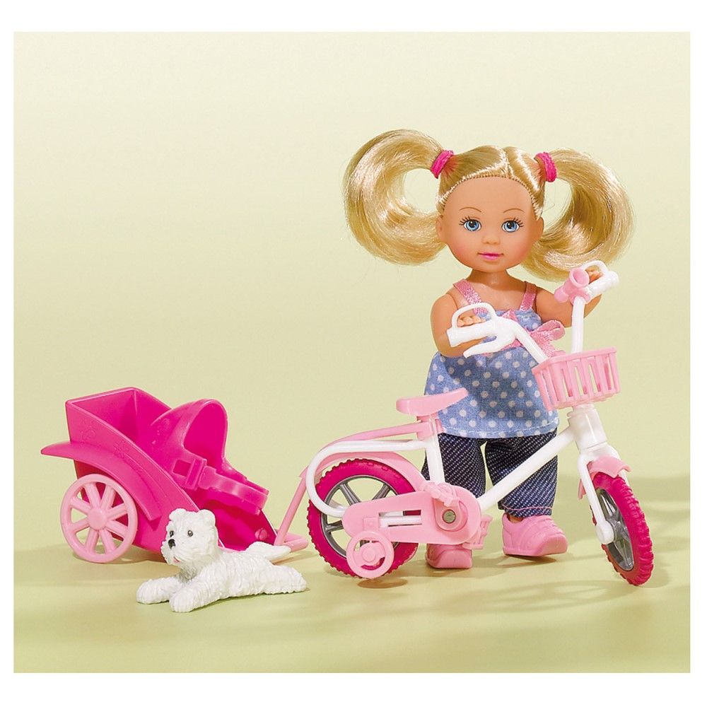 Evi com bicicleta