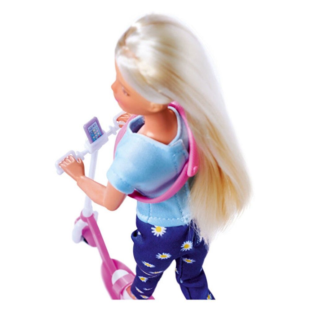 Steffi com Trotinete